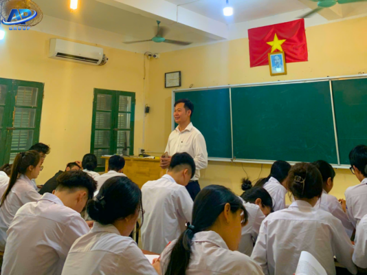 Chia sẽ với các em học sinh về hoạt động tuyển sinh du học Hàn Quốc