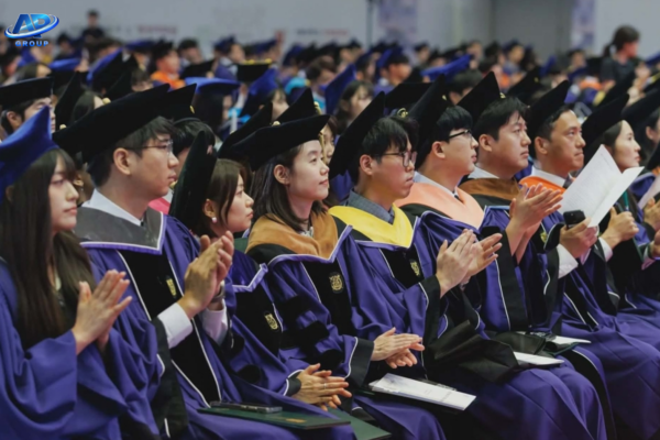 Lễ tốt nghiệp Đại học Kyungpook
